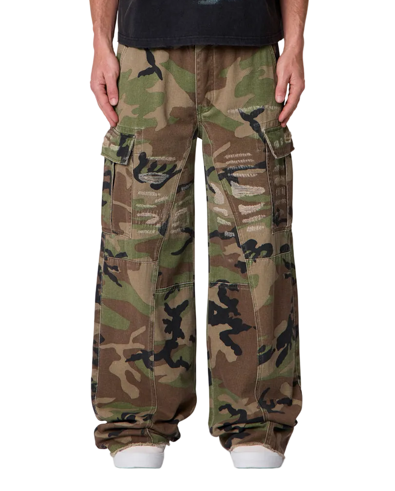 MNML - DISTRESSED CAMO CARGO PANTS