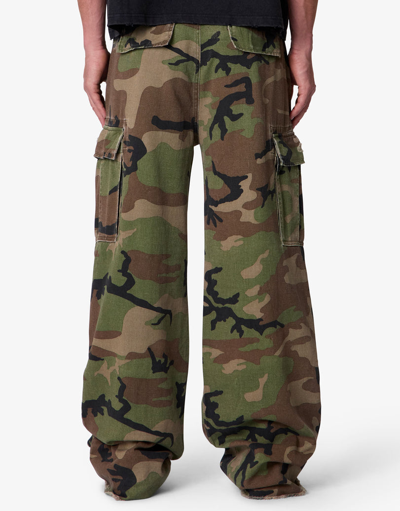 MNML - DISTRESSED CAMO CARGO PANTS