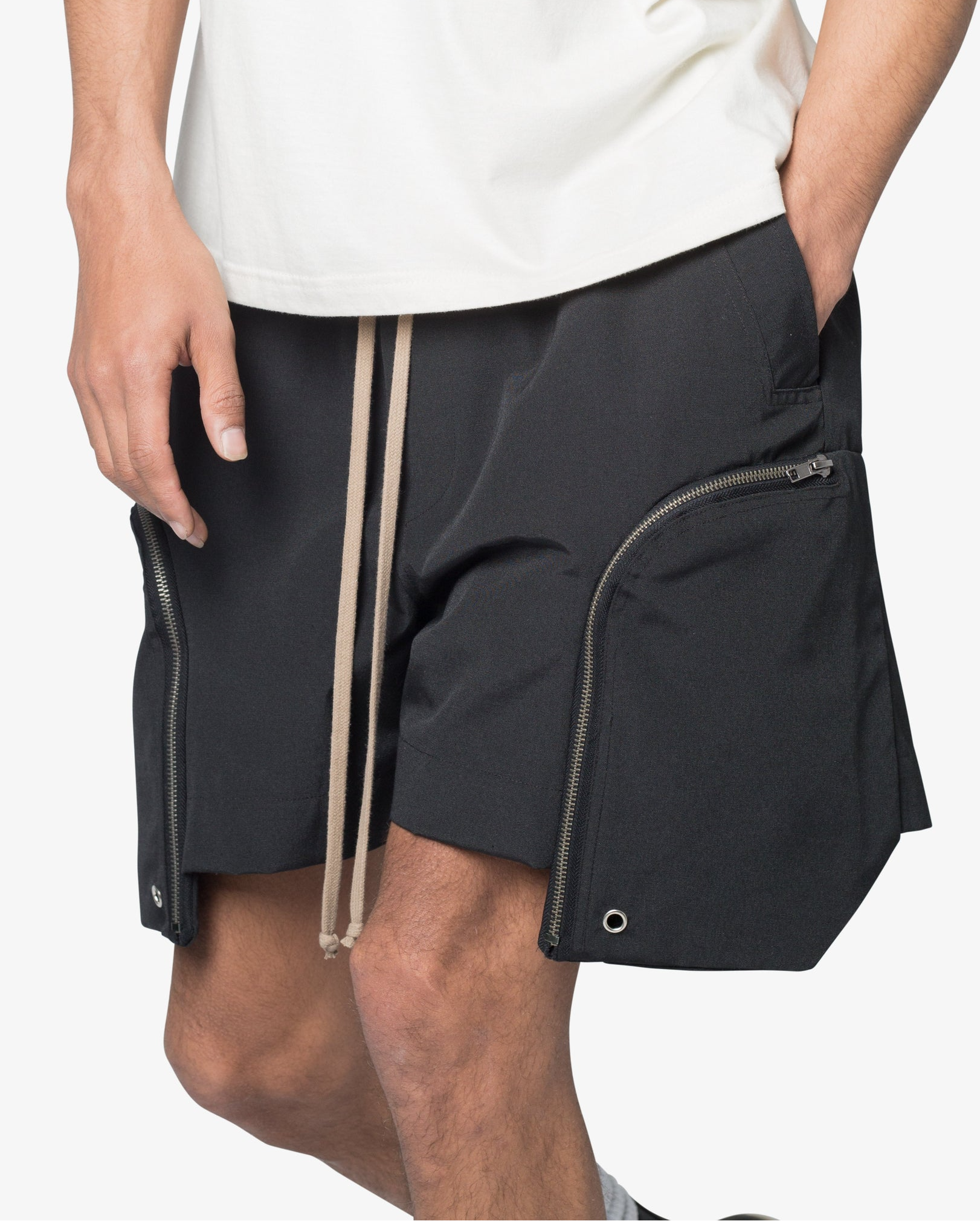 MNML - FRONT POCKET GEO SHORTS