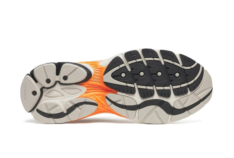 SAUCONY - PROGRID OMNI 9 - WHT/TUMERIC - S70999-8