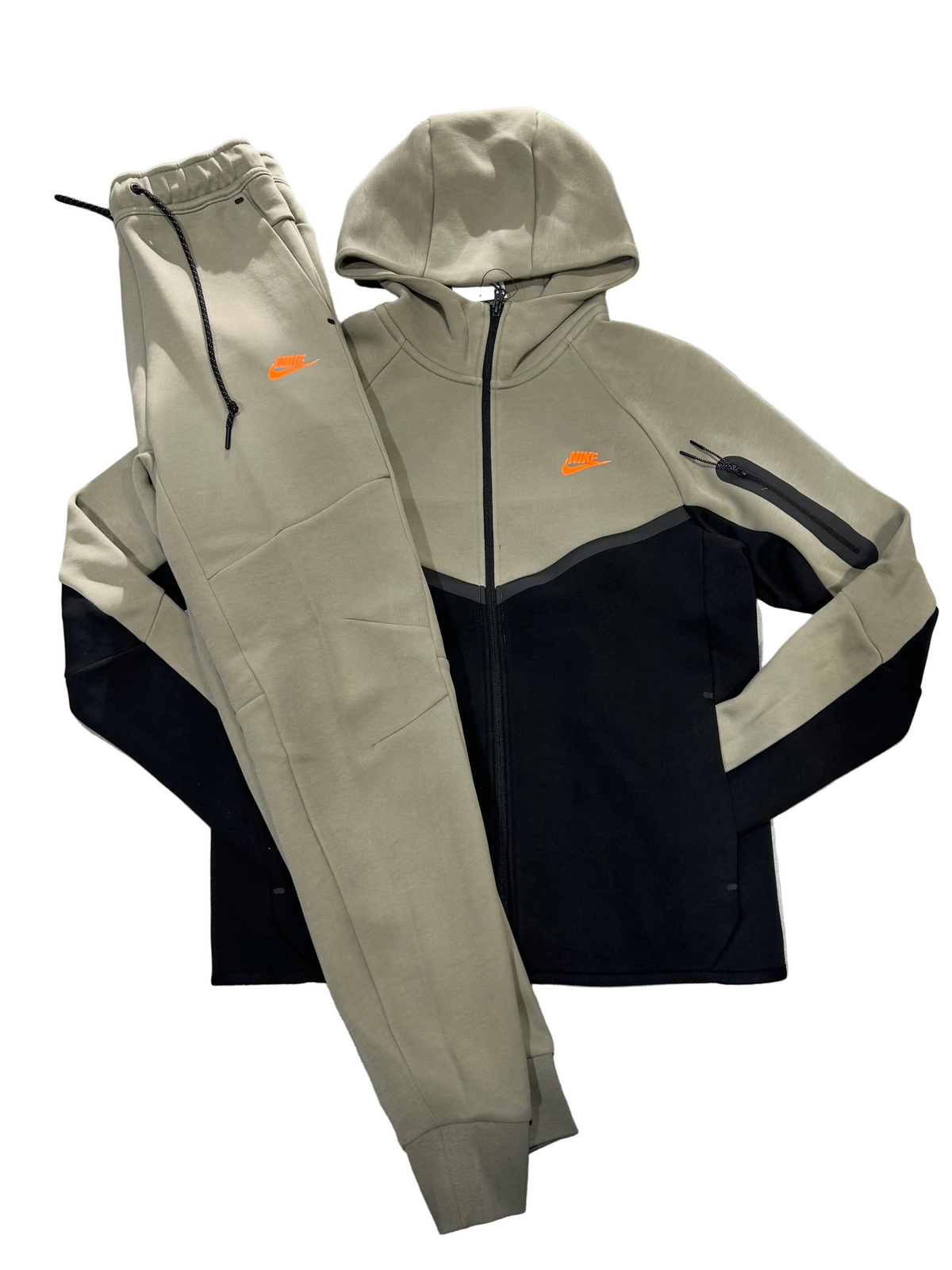 NIKE - TECH FLEECE SET - HV0949-321 -BLK/OLIVE