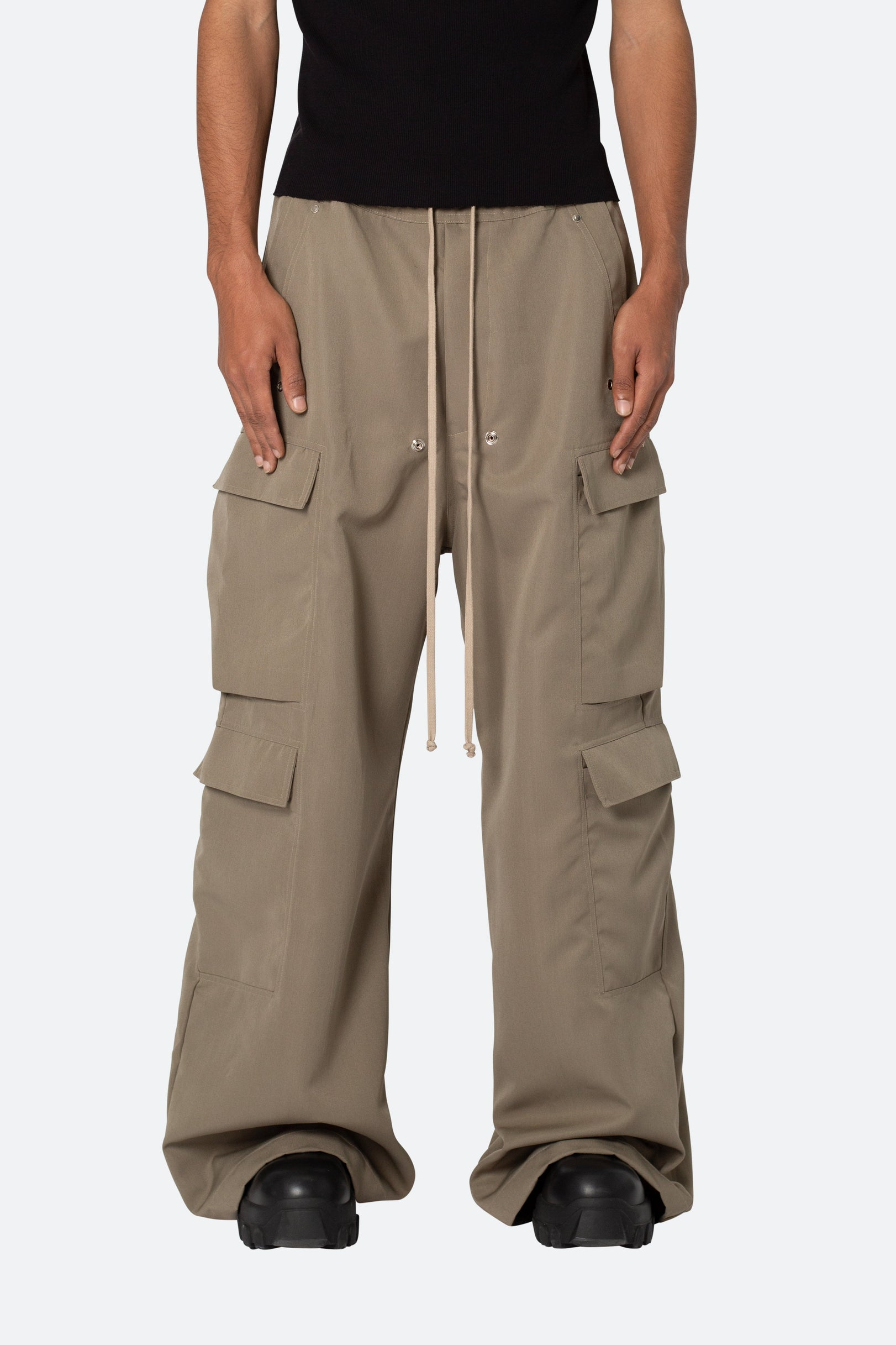 MNML - RAVE DOUBLE CARGO PANTS - OLIVE
